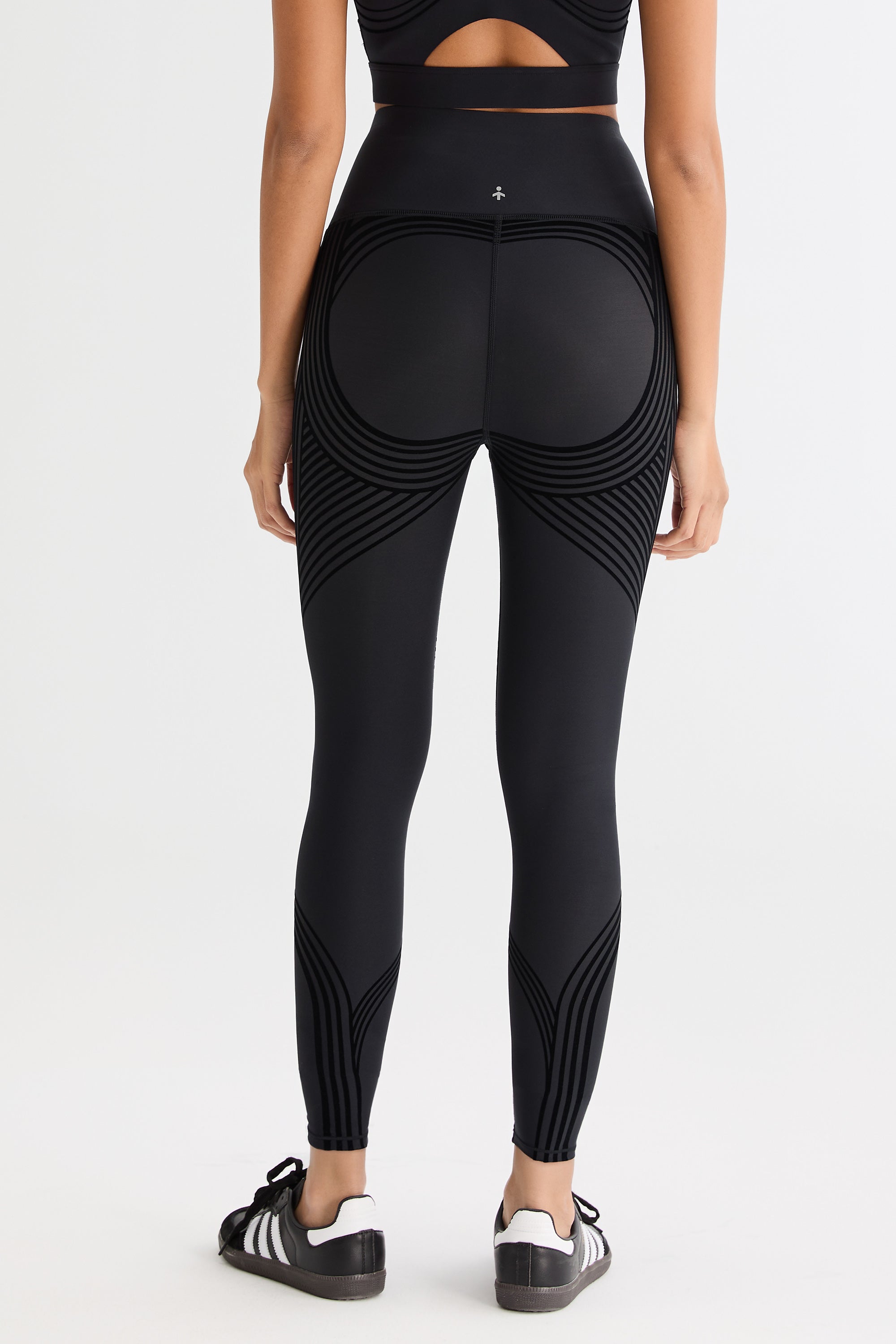 FlexSeam™ High-Waisted Signature 7/8 Leggings #color_black