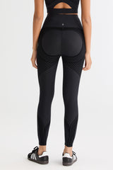 FlexSeam™ High-Waisted Signature 7/8 Leggings #color_black