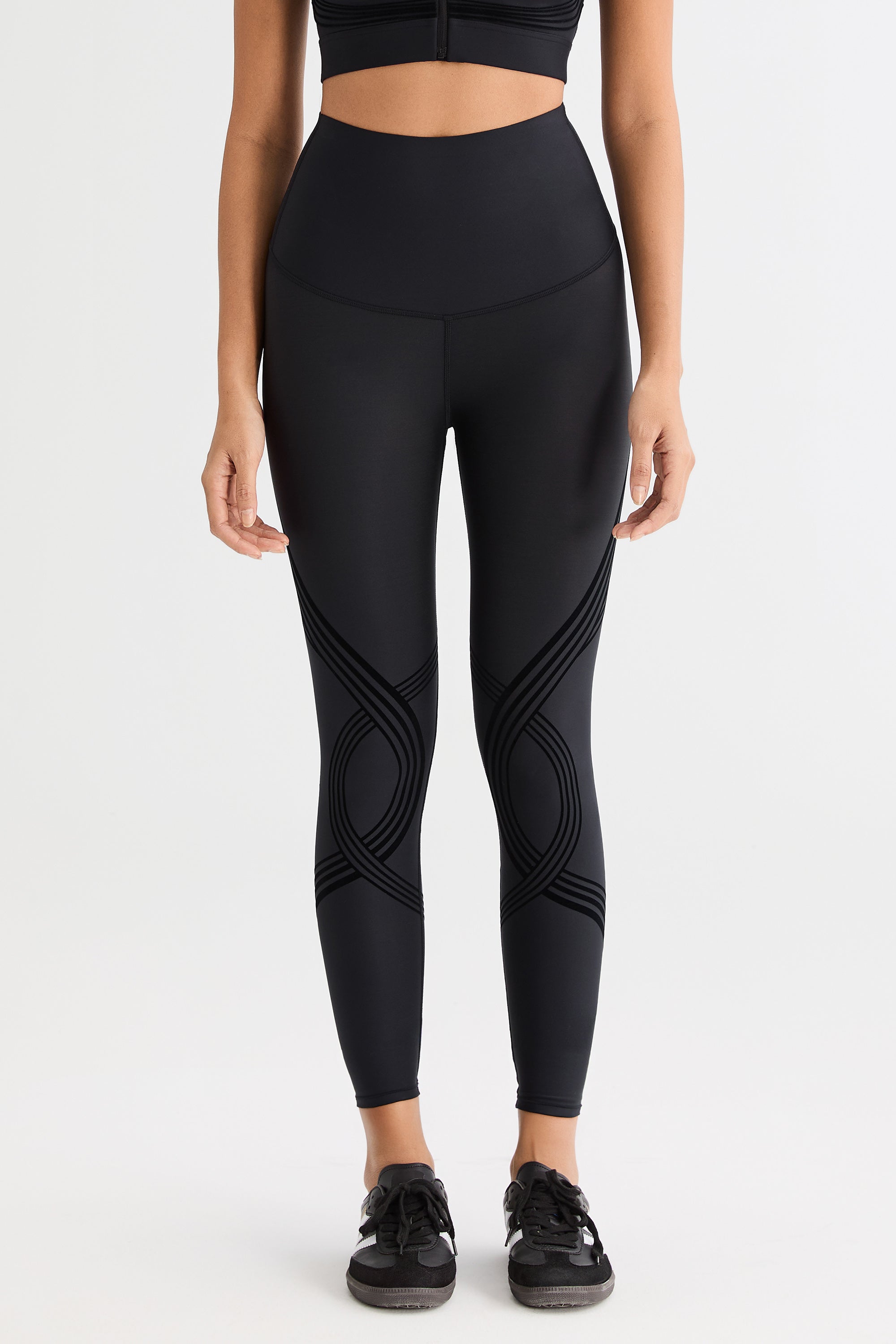 FlexSeam™ High-Waisted Signature 7/8 Leggings #color_black