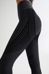 FlexSeam™ High-Waisted Signature 7/8 Leggings #color_black