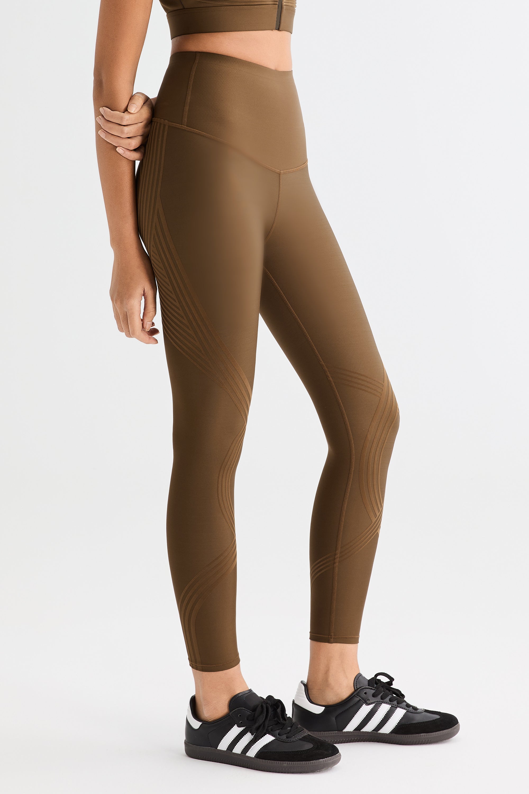 FlexSeam™ High-Waisted Signature 7/8 Leggings #color_brown