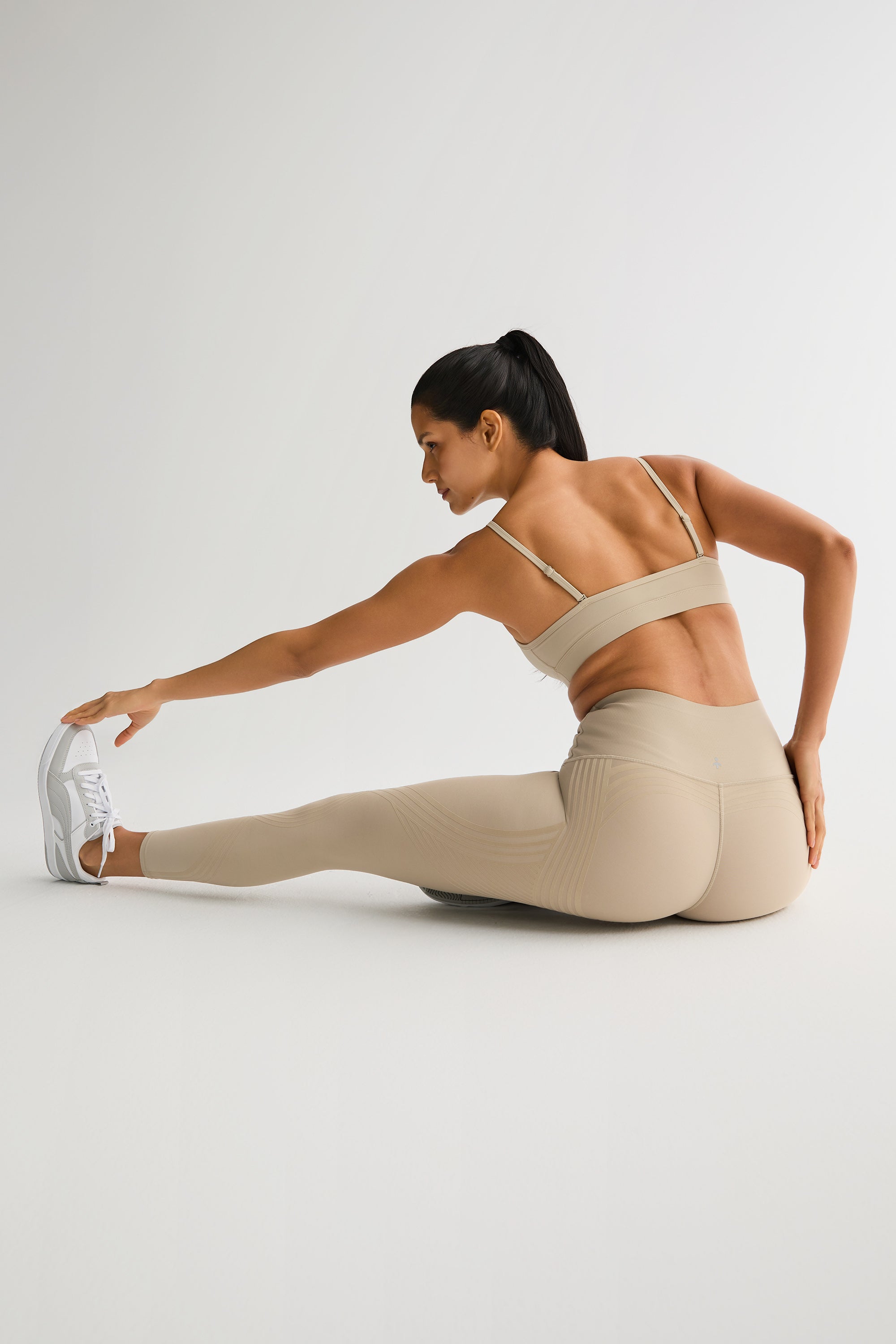 FlexSeam™ High-Waisted Signature 7/8 Leggings #color_Khaki
