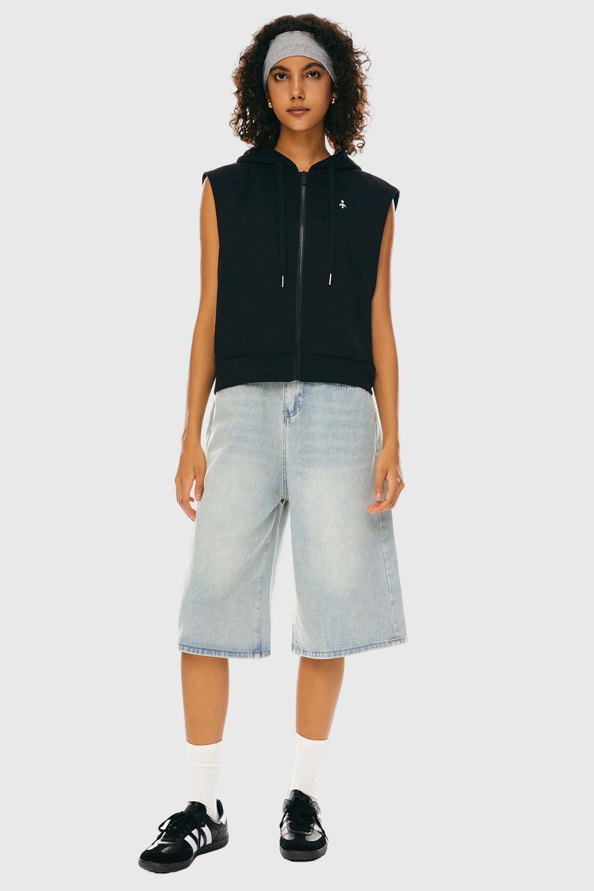 2 of Zip Up Sleeveless Hoodie from Orolay - #color_black