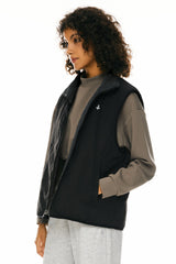 Orolay Fleece Reversible Vest Sherpa with Pockets #color_darkgray