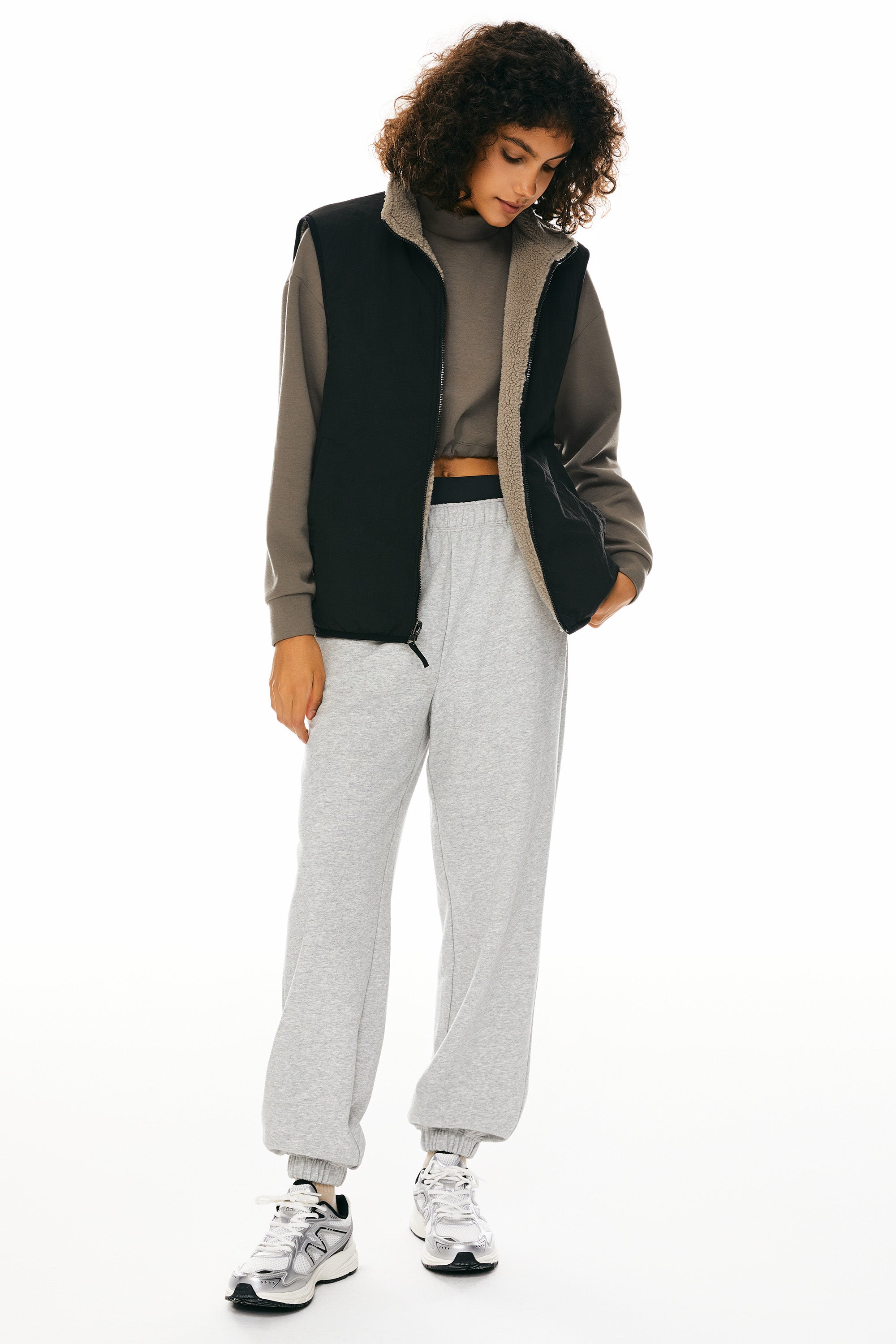 Orolay Fleece Reversible Vest Sherpa with Pockets #color_khaki