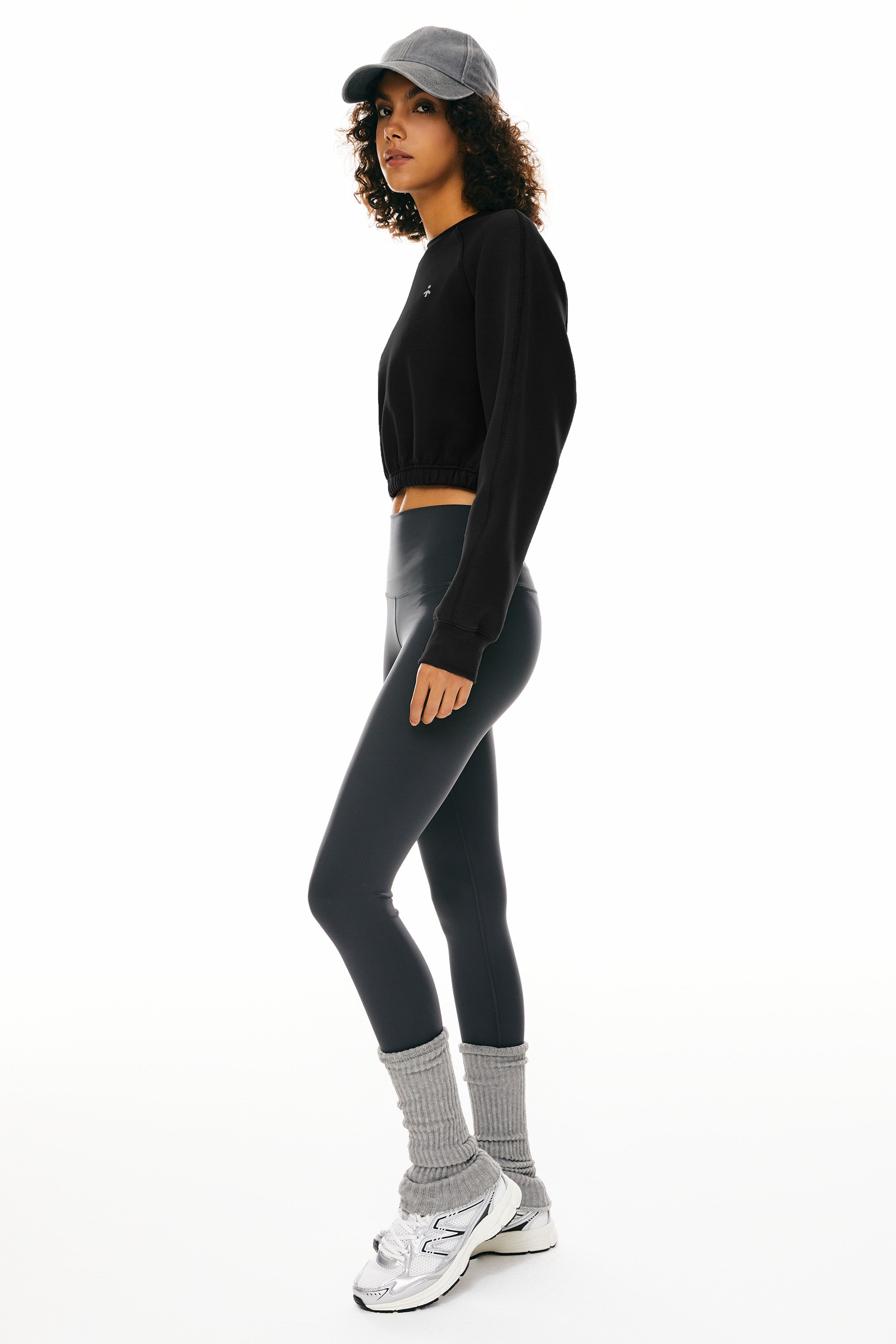 Orolay Oversized Cropped Sweatshirt Long Sleeve #color_black