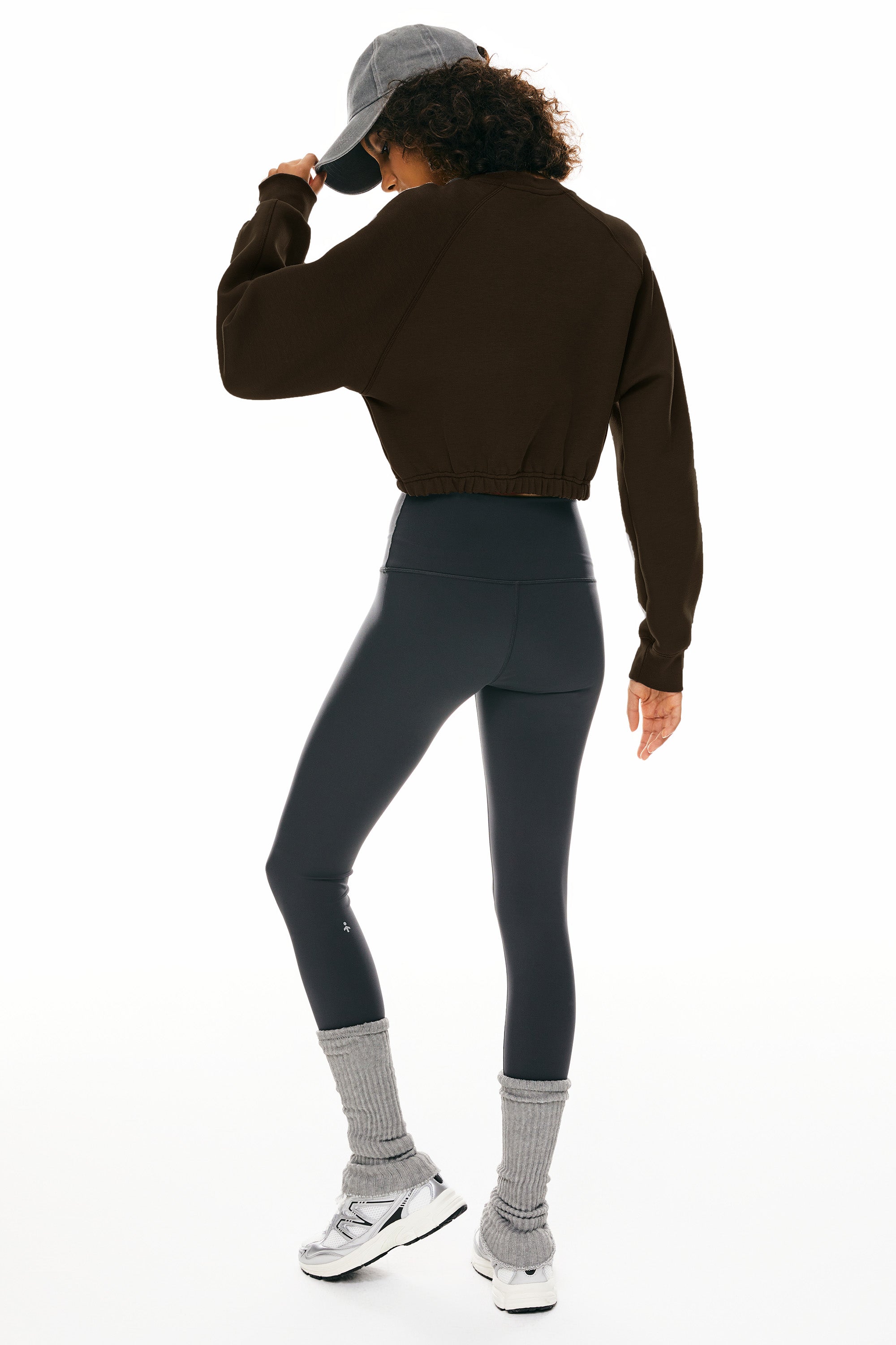 Orolay Oversized Cropped Sweatshirt Long Sleeve #color_brown