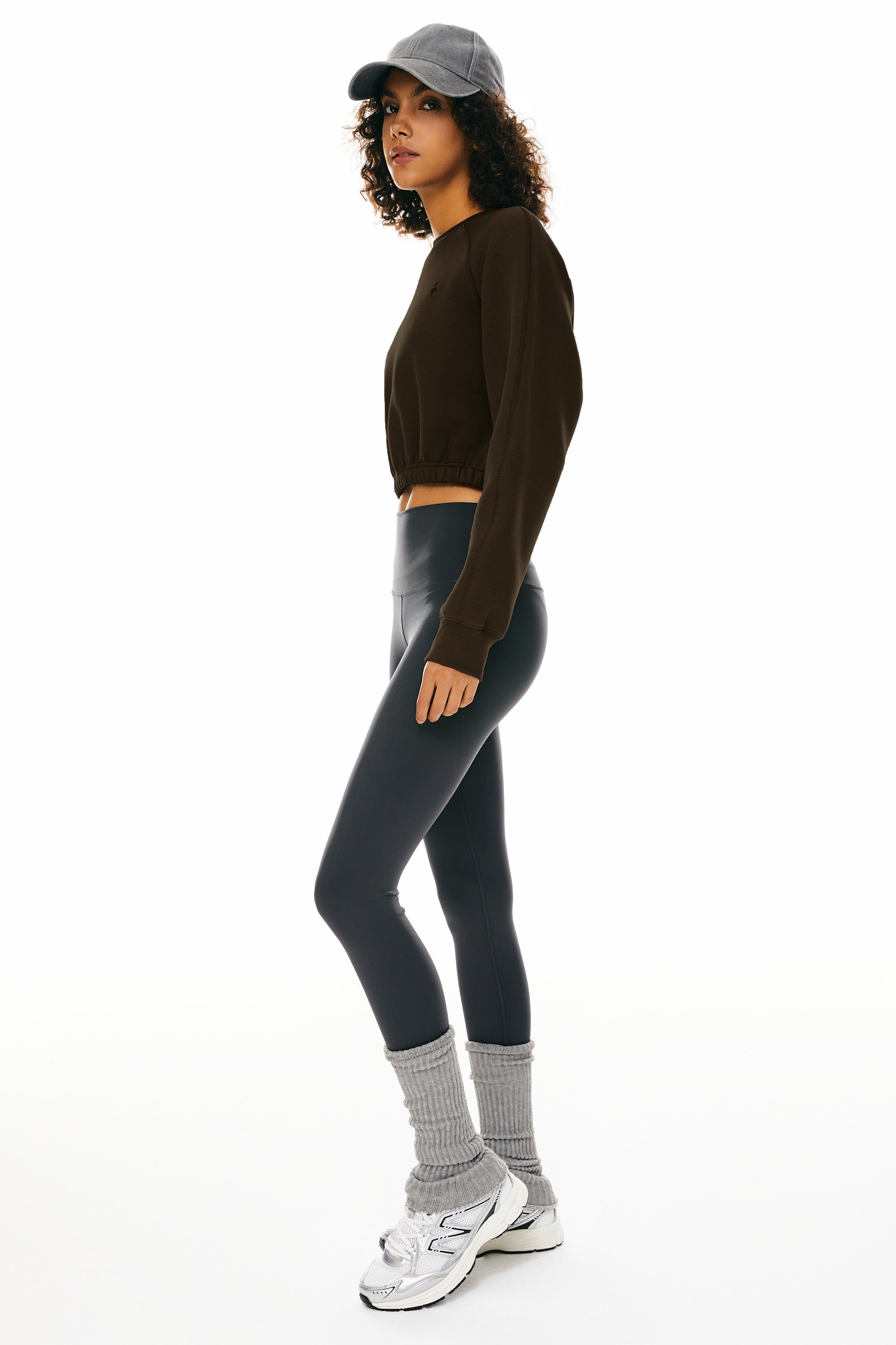 Orolay Oversized Cropped Sweatshirt Long Sleeve #color_brown