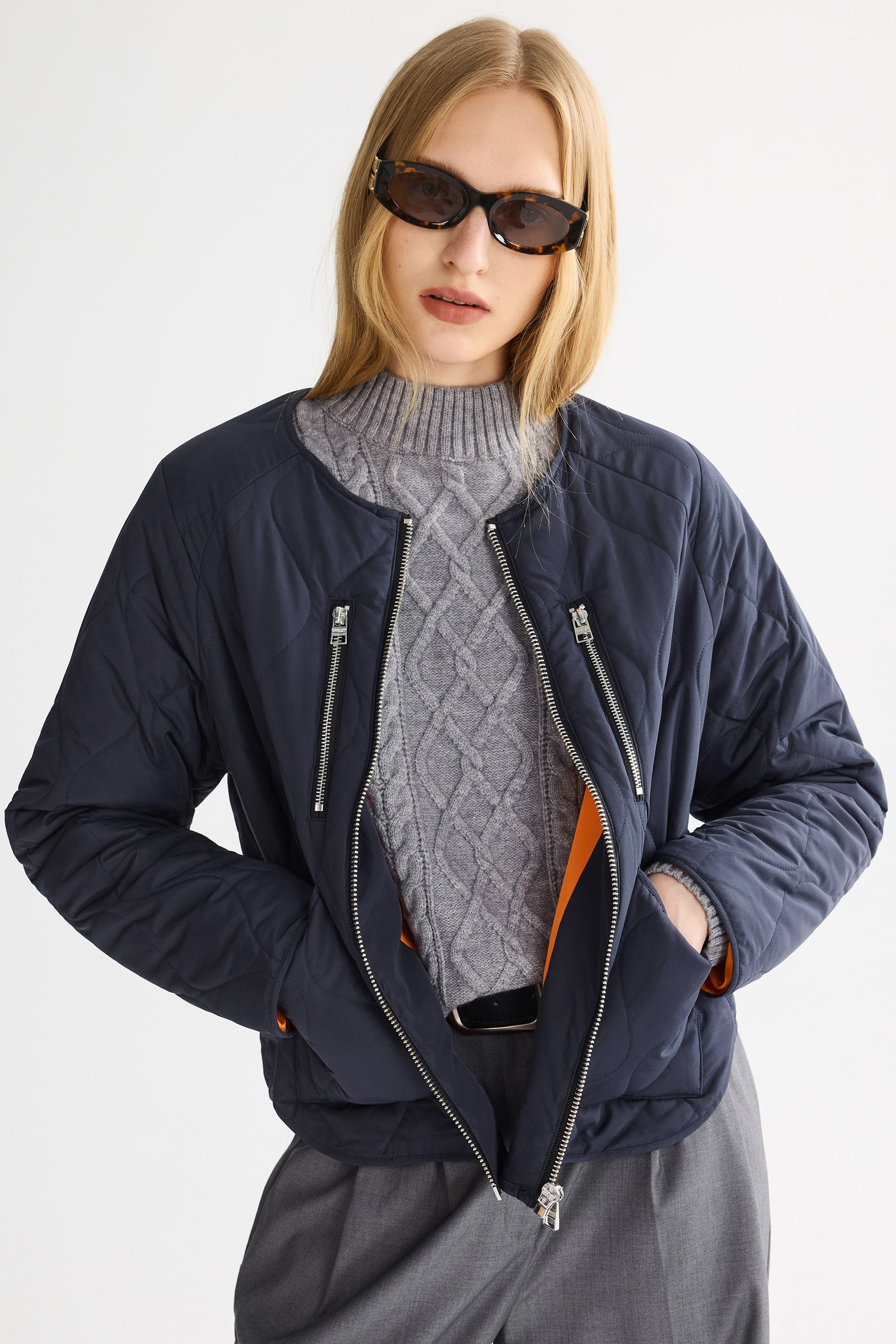 OROLAY 092 Universe® Lightweight Quilted Jacket #color_navy