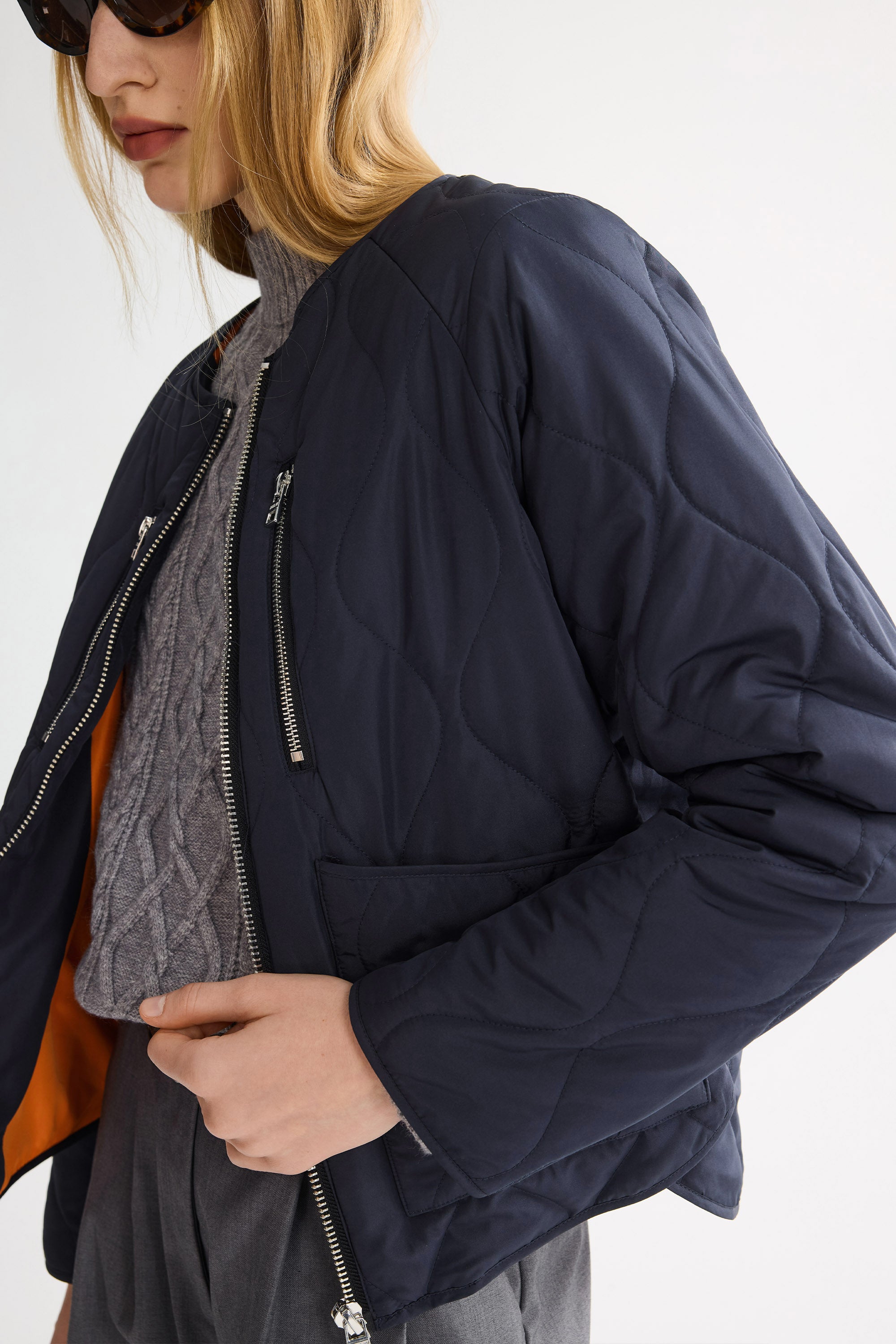 OROLAY 092 Universe® Lightweight Quilted Jacket #color_navy