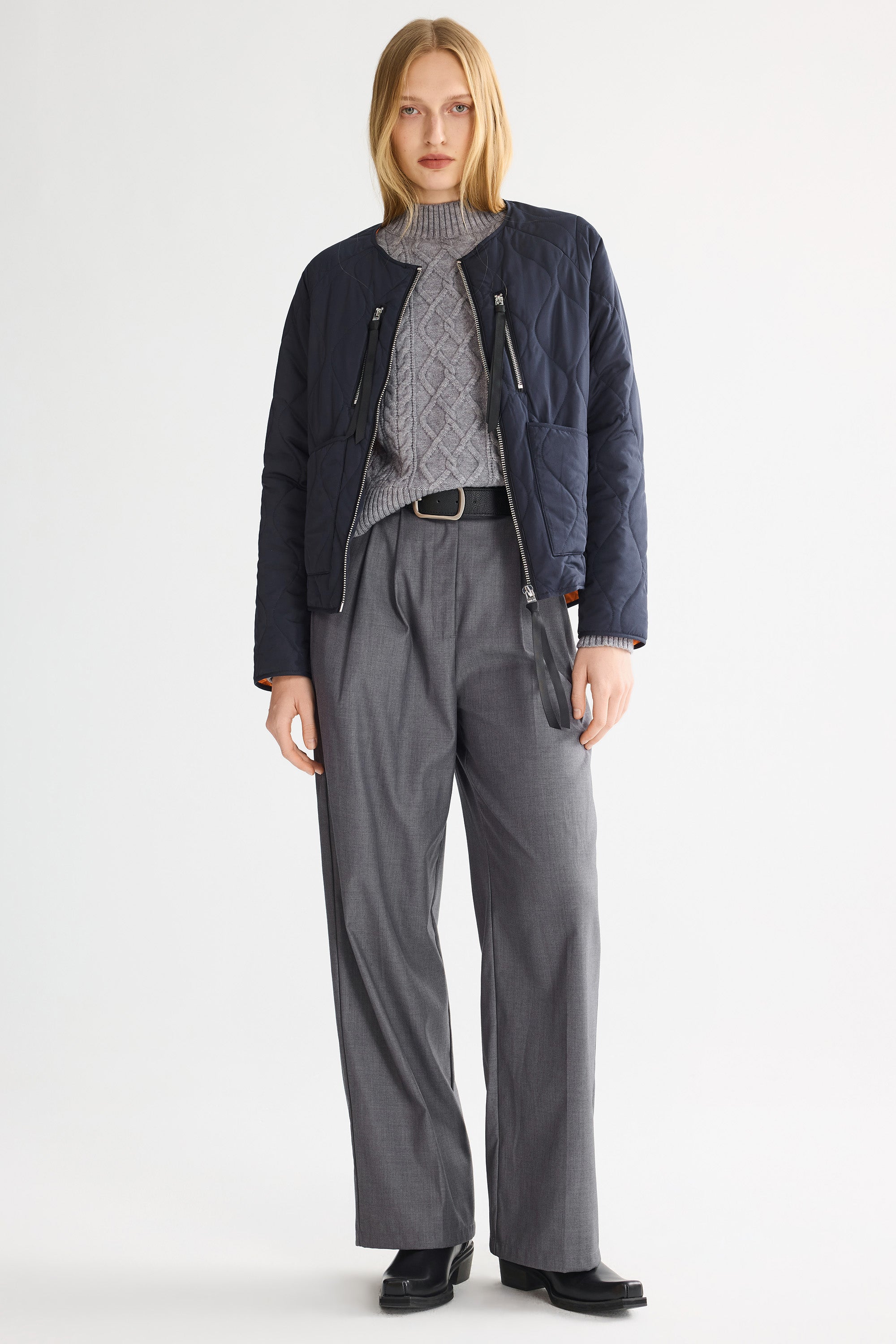 OROLAY 092 Universe® Lightweight Quilted Jacket #color_navy