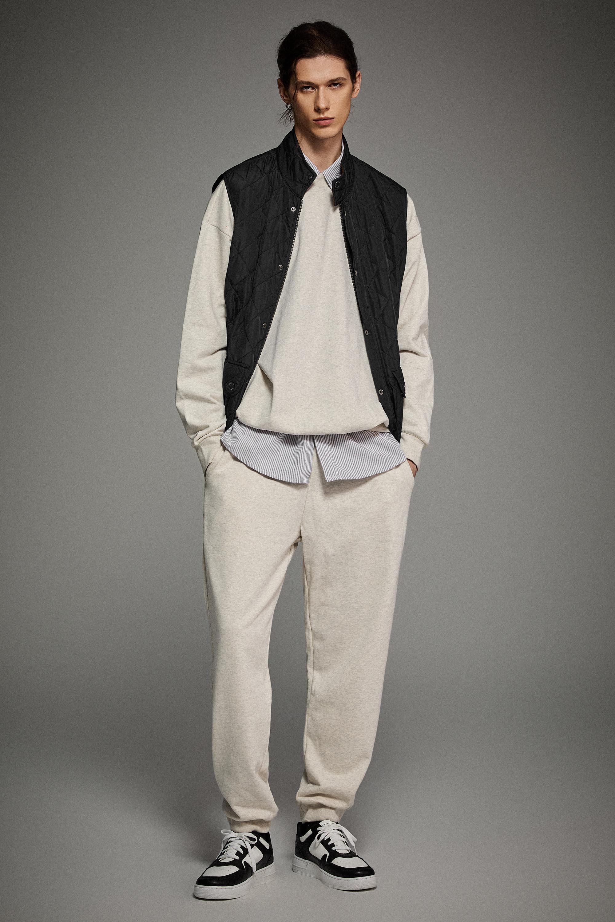 Classic Barn Lightweight Vest #color_black