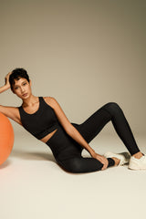 FlexSeam™ High-Waisted Timeless 7/8 Leggings #color_black