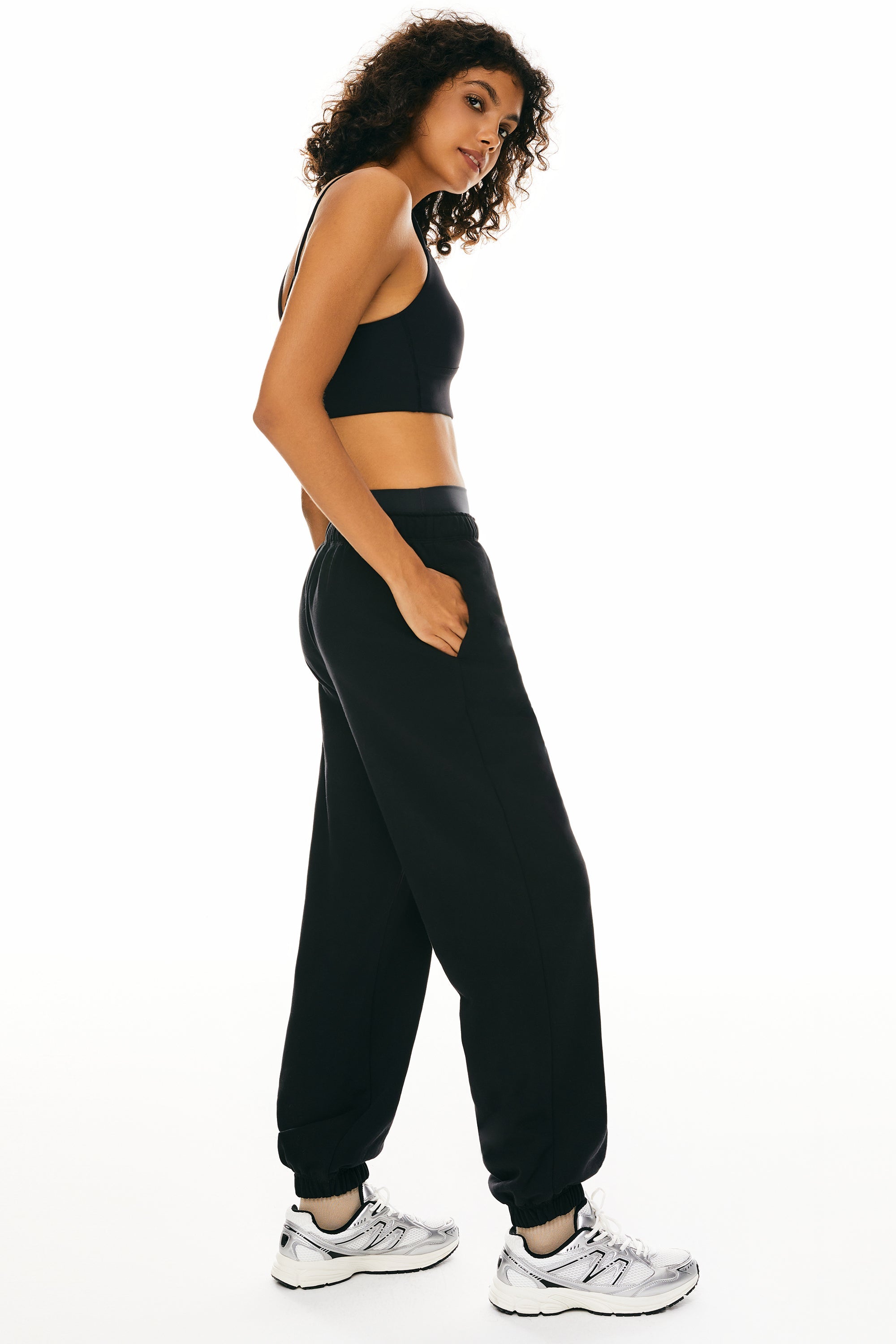 Orolay-Athletic Baggy Sweatpants-Image 3 of Athletic Baggy Sweatpants from Orolay - #Color_black