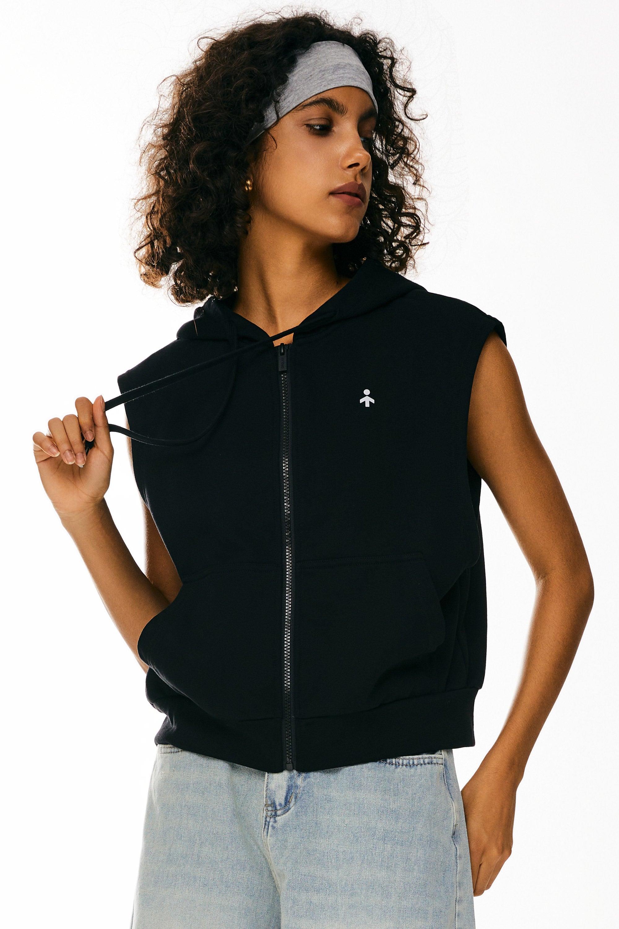 Orolay-Zip Up Sleeveless Hoodie-Image 5 of Zip Up Sleeveless Hoodie from Orolay - #color_black