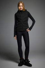 Orolay Quilted Vest with SLim-Fit Waist Design #color_black