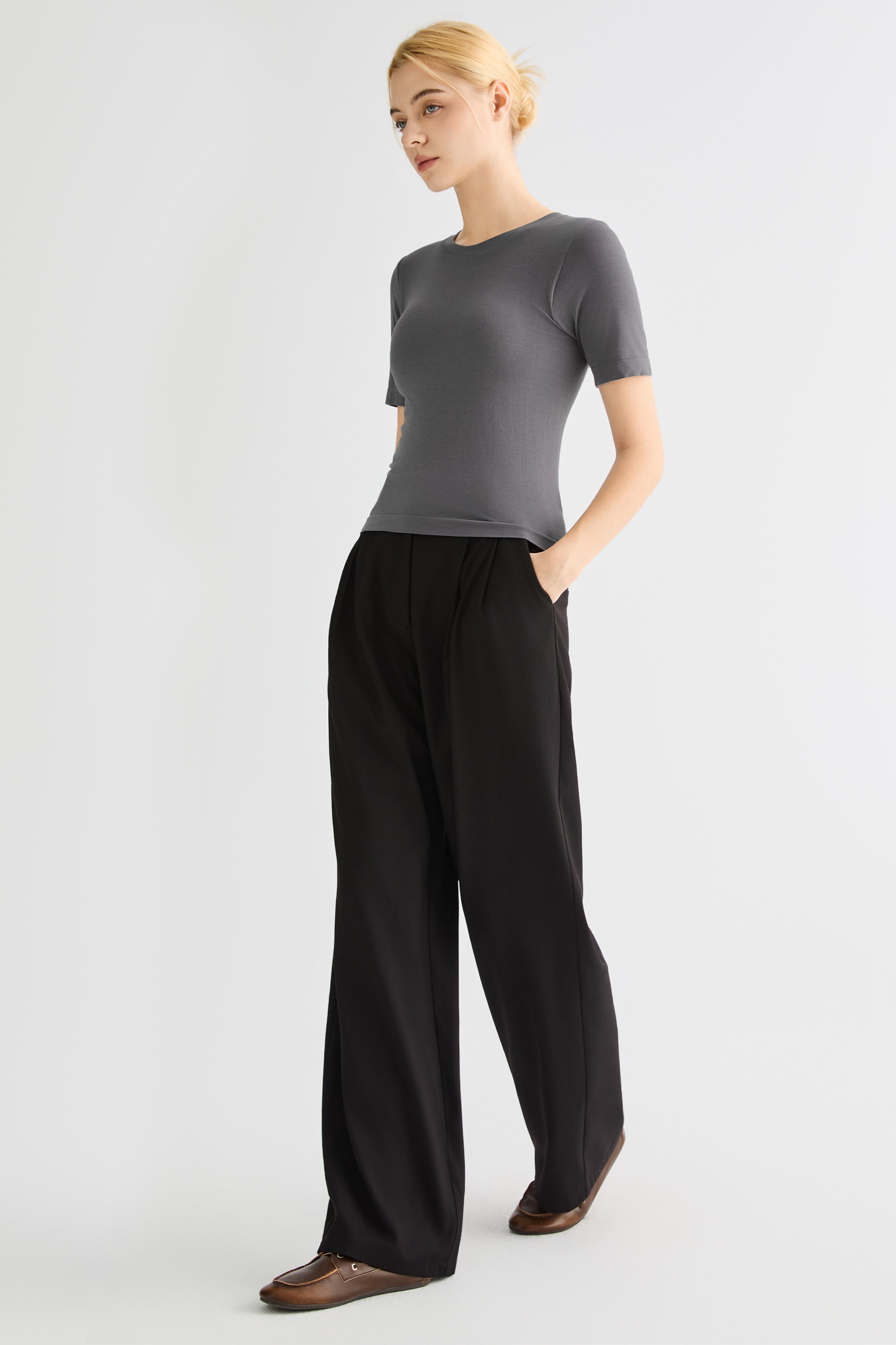 Short-Sleeve Padded Knit Crew T-Shirt OROLAY #color_gray