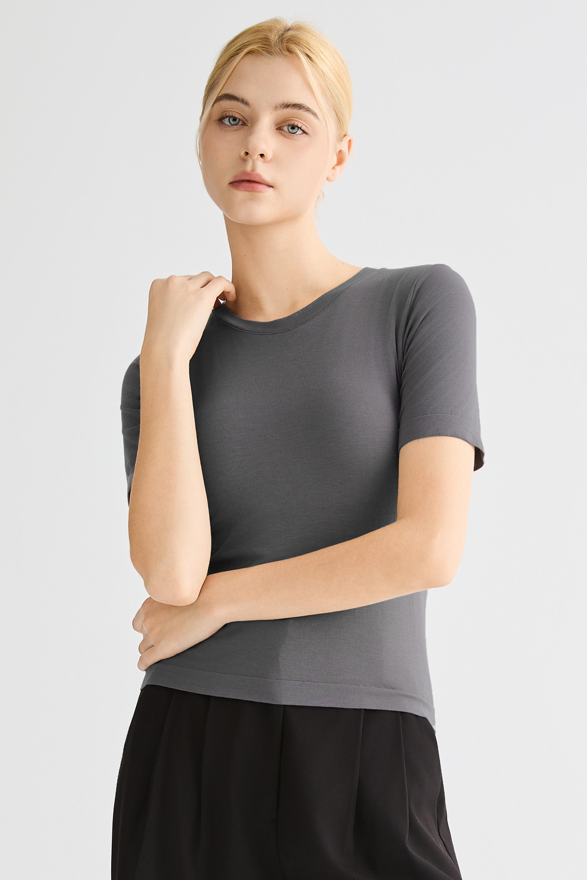 Short-Sleeve Padded Knit Crew T-Shirt OROLAY #color_gray