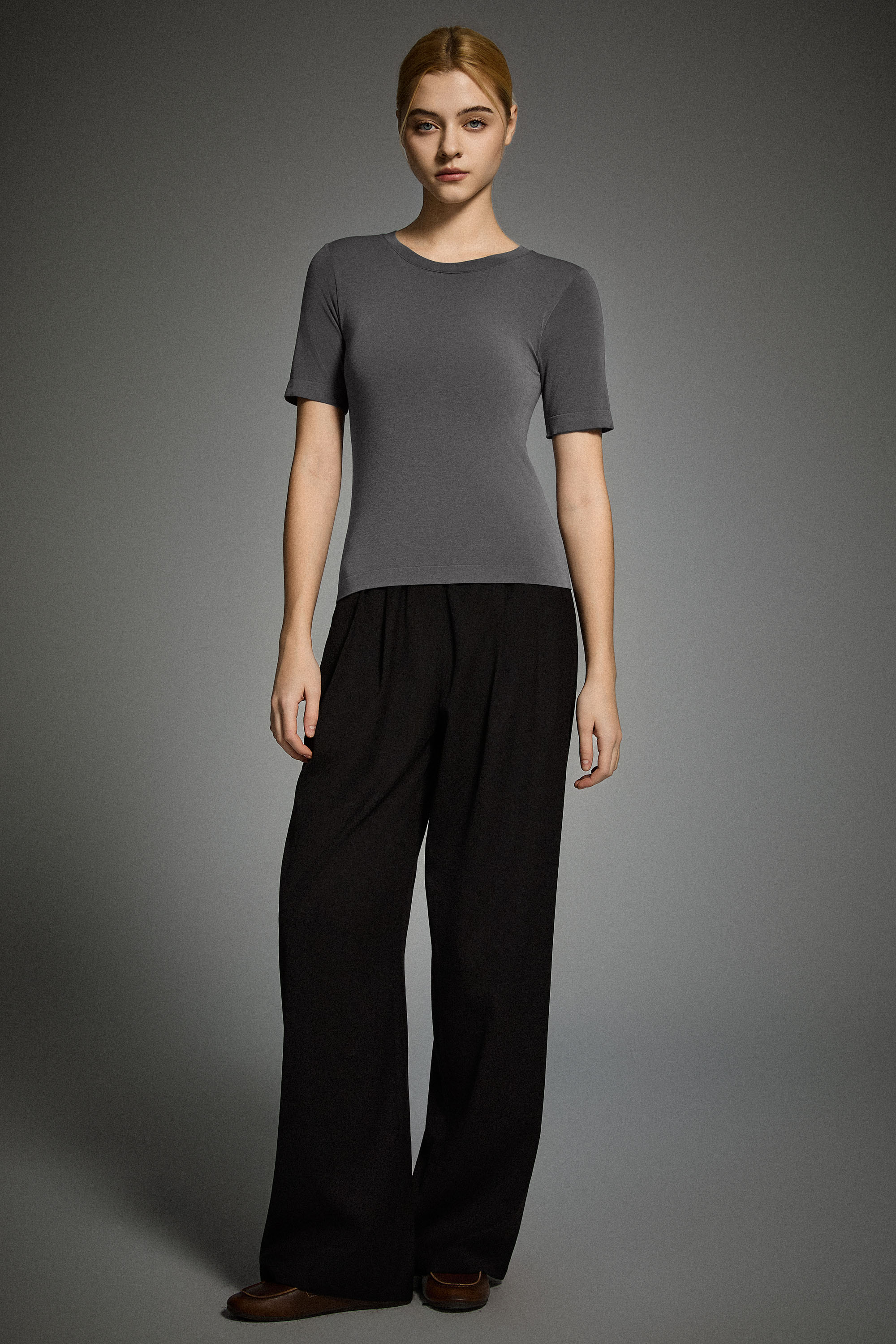 Short-Sleeve Padded Knit Crew T-Shirt OROLAY #color_gray