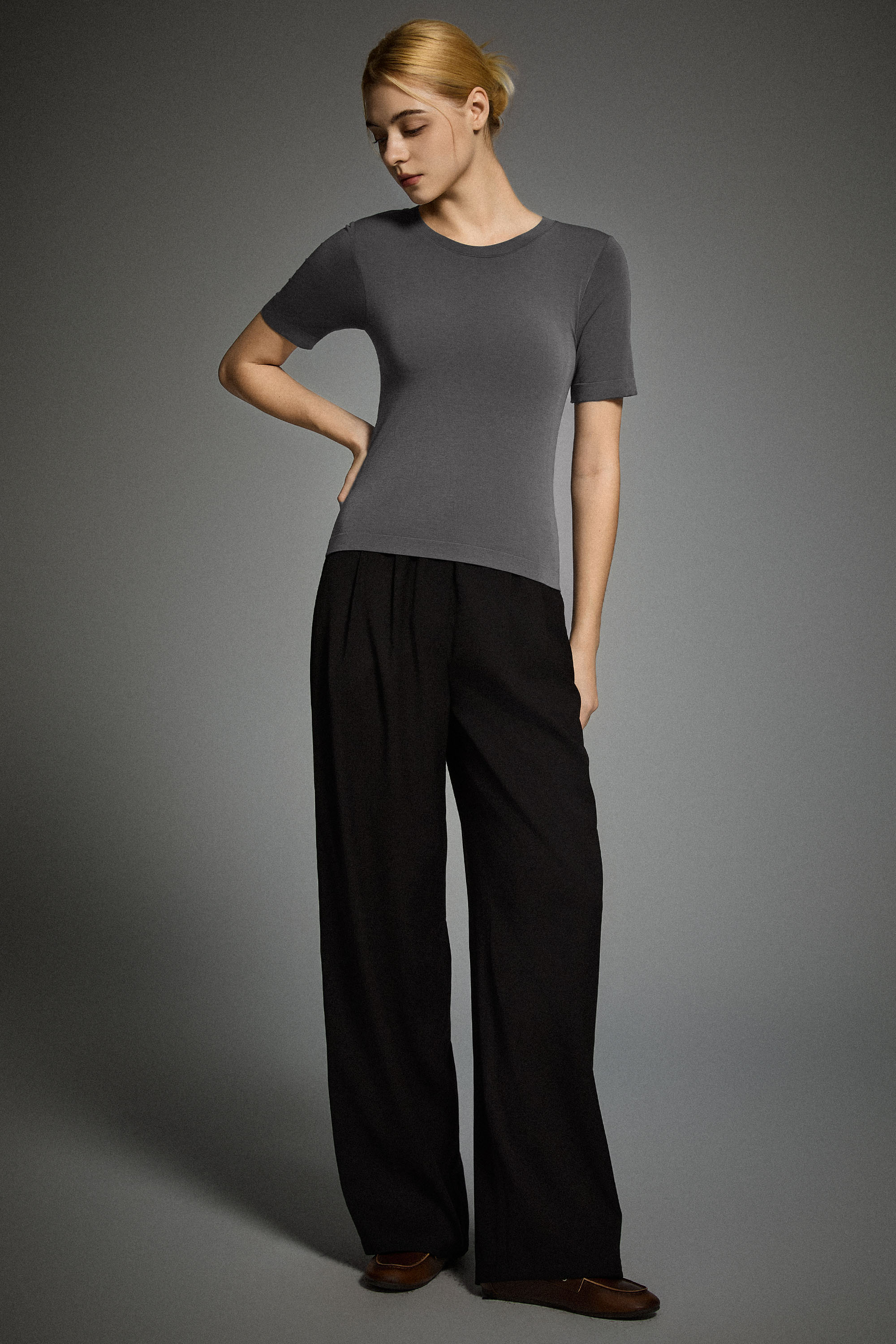 Short-Sleeve Padded Knit Crew T-Shirt OROLAY #color_gray