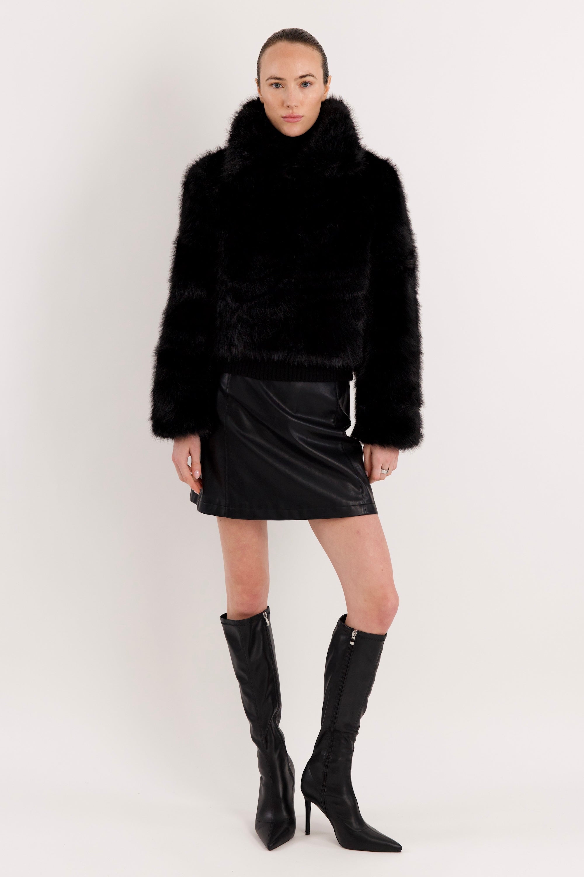 Orolay Cropped Faux Fur Coat #color_black